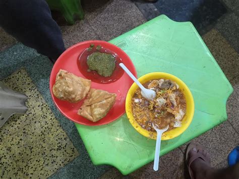 Street food India, Chennai, Vellore India,katpadi, papri chat,singara 20925172 Stock Photo at ...