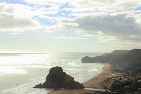 Piha Beach | PhotoTale