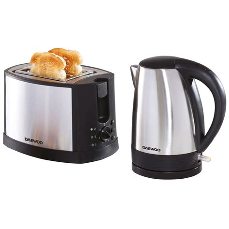 Daewoo Stainless Steel Kettle and Toaster Set | Wilko