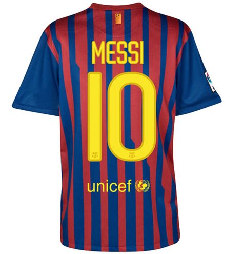 Football Stars: Lionel Messi 2011 Shirt & Shoes Pictures