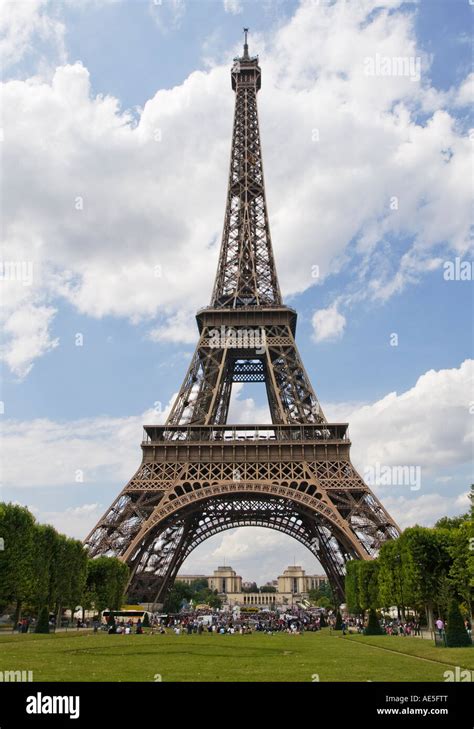 Le Tour Eiffel #1 Stock Photo - Alamy