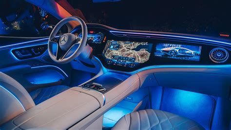 Mercedes-Benz EQS Interior Layout & Technology | Top Gear