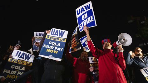 UAW strike: Union employees want pension plans reopened as part of demands | Pensions & Investments