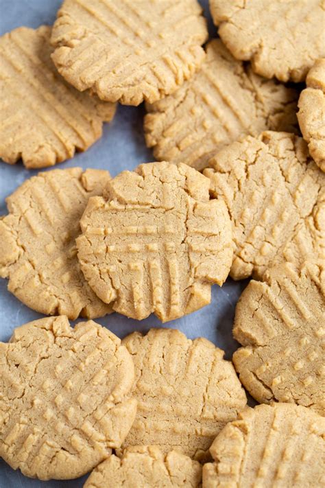 The Best Peanut Butter Cookies - Momsdish