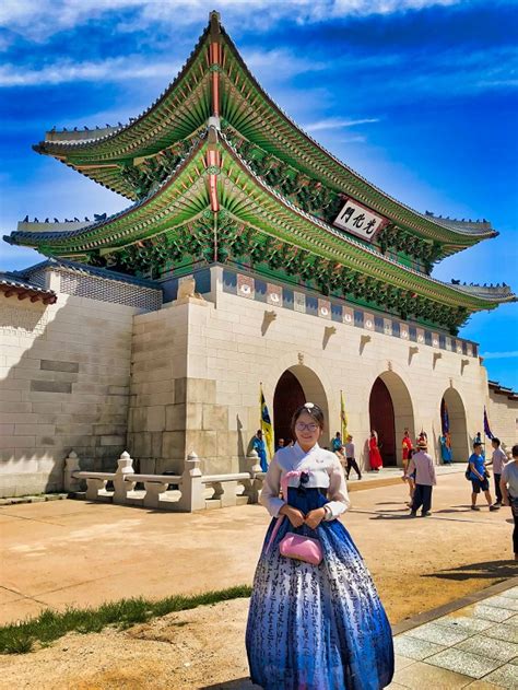 Seoul Hanbok Rental: Wear Korean Hanbok visit Gyeongbokgung Palace