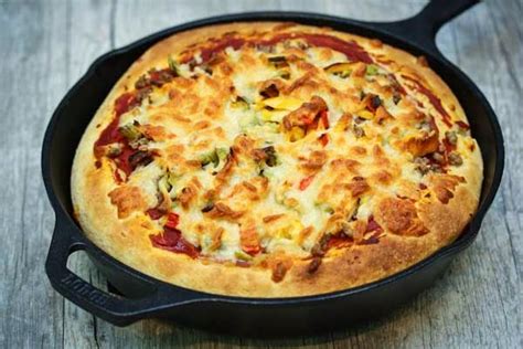 Cast Iron Skillet Pizza | In The Kitchen With Honeyville