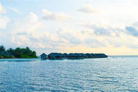 Maldives island with ocean 18820973 Stock Photo at Vecteezy