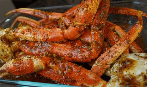 Baked Crab Legs in Butter Sauce - Easy Recipes