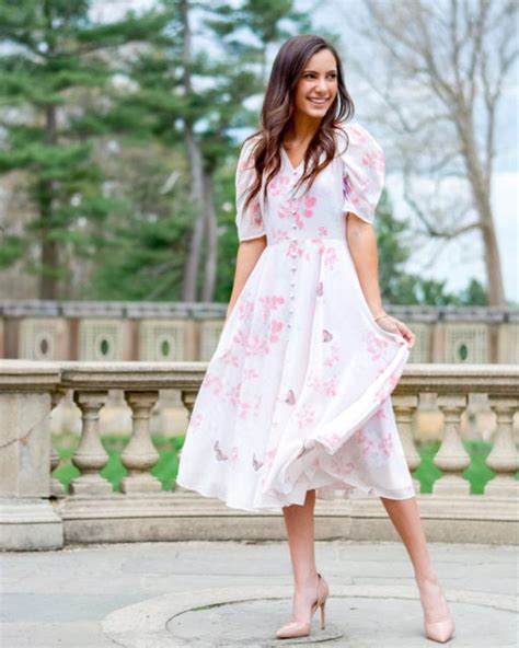 20+ Stunning Brunch Dresses: What to Wear to Every Type Of Brunch