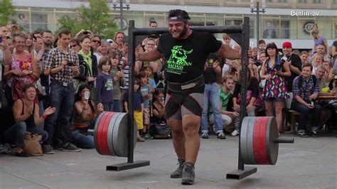 Patrik Baboumian 555 Kilogram World record - YouTube