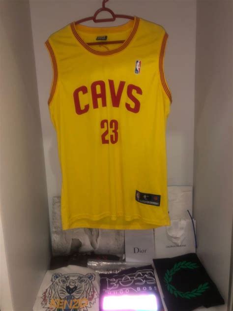 Lebron James Jersey, Women's Fashion, Tops, Longsleeves on Carousell