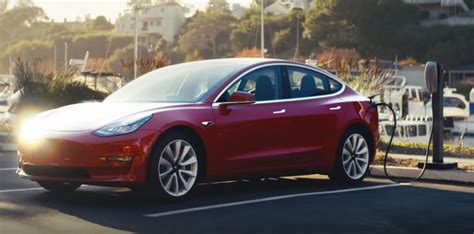 Here's What You Can Expect From The Upcoming Tesla Model 3 in India