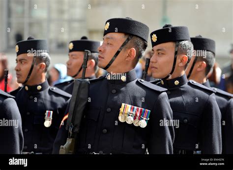 London, England, UK. Royal Gurkha Rifles on parade Stock Photo - Alamy