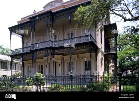 New Orleans Garden District 19th century mansions surrounded by ...