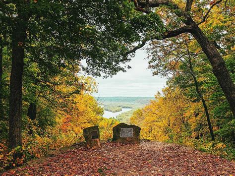 11 Easy Fall Foliage Hikes in Wisconsin