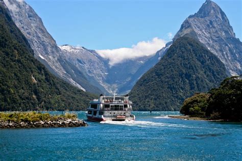 7 Best Cruises in Milford Sound 🏔️ [2024]