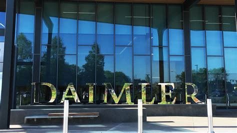 Daimler Portland Corporate Office_front - Glumac