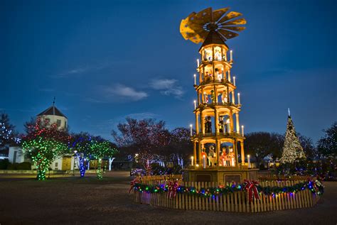 America’s 5 Best Fascinating Small Towns to Celebrate Christmas Eve ...