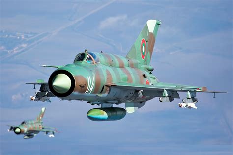 FOTOARMAS.COM: Mikoyan Gurevich MIG-21Bis (Fuerza Aerea de Bulgaria)