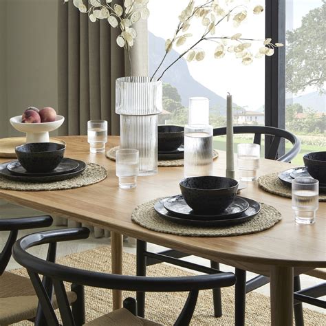 Heidi Solid Oak Oval 6-8 Seater Dining Table - Natural – DUSK