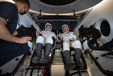 NASA Astronauts Make History with SpaceX Capsule Splashdown