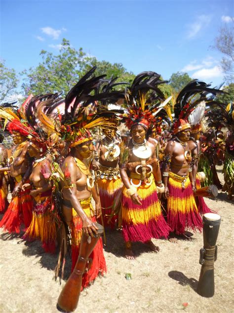 Lisa in Papua New Guinea : Music