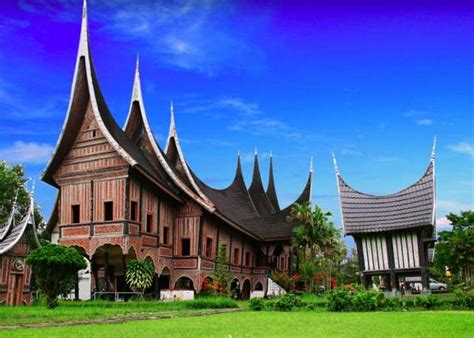 Rumah Adat Sumatera Barat, Yuk Mengenal Si Rumah Gadang! | kumparan.com