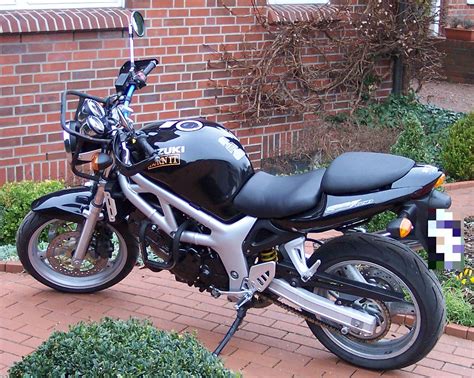 File:Suzuki SV 650 hl.jpg - Wikimedia Commons