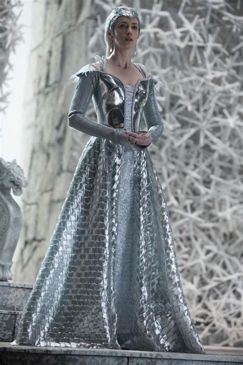 Emily Blunt as Freya in The Huntsman: Winter's War Colleen Atwood, Ice Queen Costume, Ice Queen ...