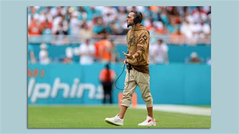 Dolphins coach Mike McDaniel has become a fashion icon - Axios Miami