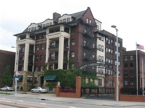 File:Stockbridge Apartment Building.jpg - Wikipedia