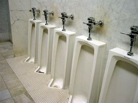 On urinals and the conventions of the men’s room | Arnold Zwicky's Blog