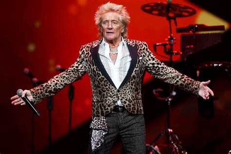 10 Best Rod Stewart Songs of All Time - Singersroom.com