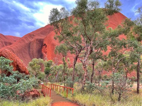 Fun Uluru Facts for Kids - Mum on the Move