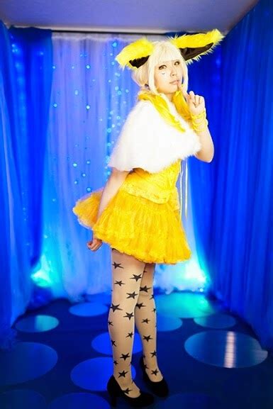 Pokemon Cosplay: Cute Pokemon Human Jolteon Cosplay