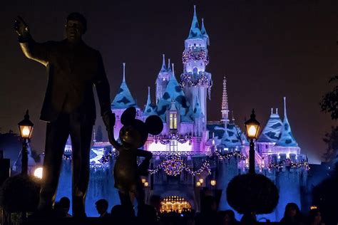 Disneyland At Night: Why It's the Best Time to Go