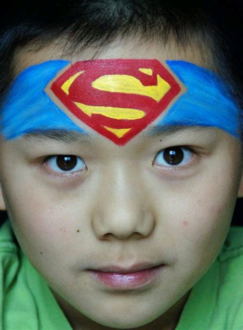 simple superman face paint | Trucco di carnevale, Trucco per bambini, Costumi di carnevale