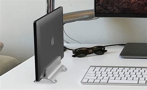 10+ Best iMac Pro Accessories to Consider in 2022 - Hongkiat