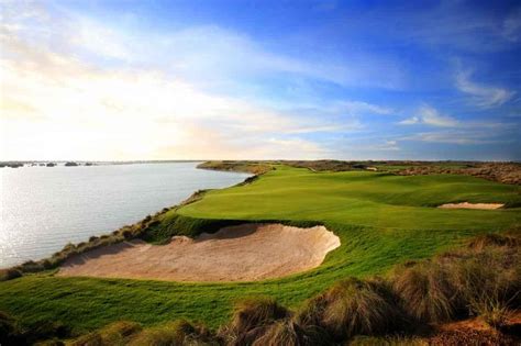 Yas Links, find the best golf trip in Abu Dhabi