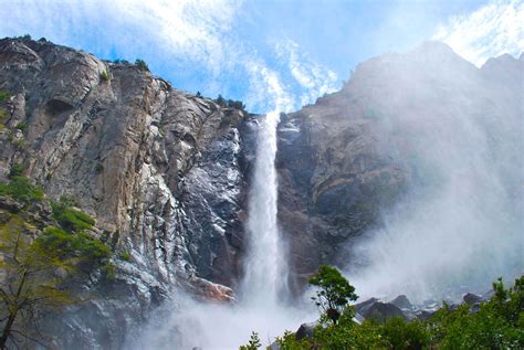 Bridalveil Fall | Yosemite National Park, Yosemite Valley, California | Britannica