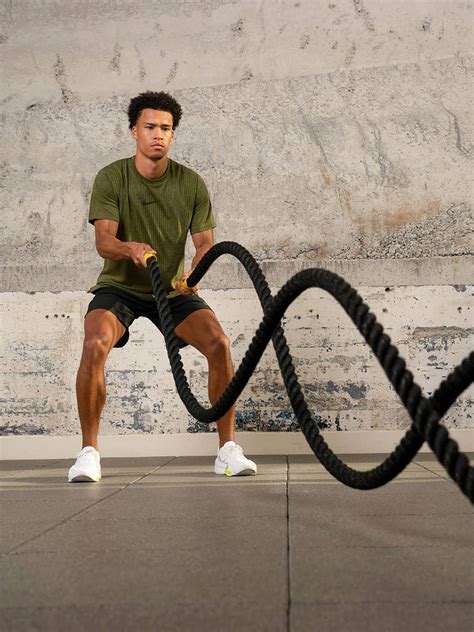 Why It's Time You Started Training With Battle Ropes AskMen | atelier ...