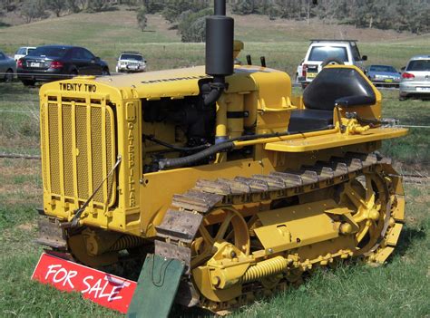 Caterpillar 22 at Leneva Rally | Vintage tractors, Farm tractors, Tractors