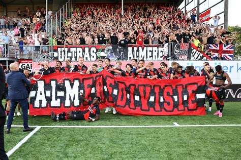 Almere City promoveert voor het eerst in bestaan naar de eredivisie, FC ...