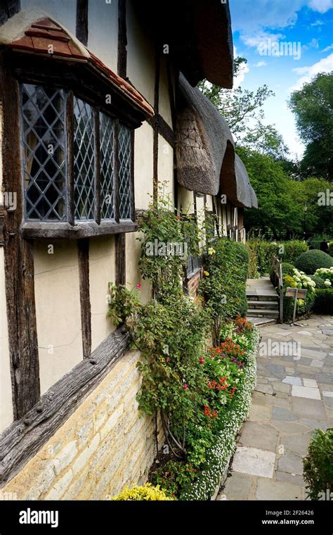 Anne Hathaway's Cottage Stock Photo - Alamy