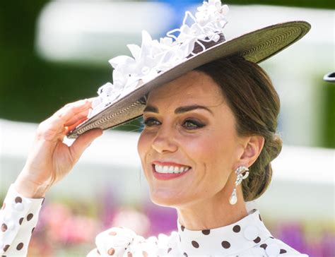 Internet Reacts to Kate Middleton's New Title of Princess of Wales - Parade