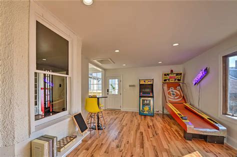 7 luxury Airbnb rentals with game rooms, arcades and bowling alleys ...