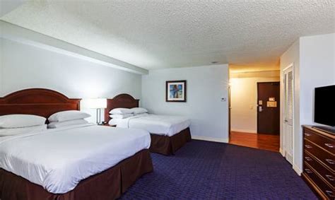 Hilton Waco Rooms and Suites