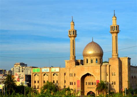 10+ Al Mahdi Mosque Stock Photos, Pictures & Royalty-Free Images - iStock