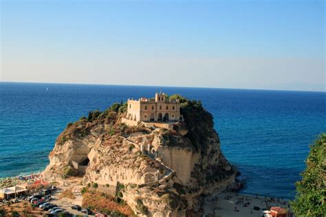 Best Beaches and Coastal Towns of Calabria