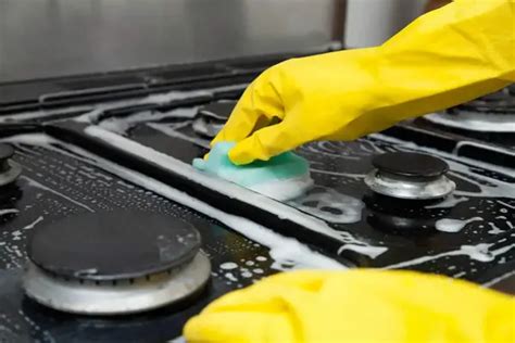 Guide to Cleaning and Sanitizing Kitchen Utensils | Cleanipedia PH